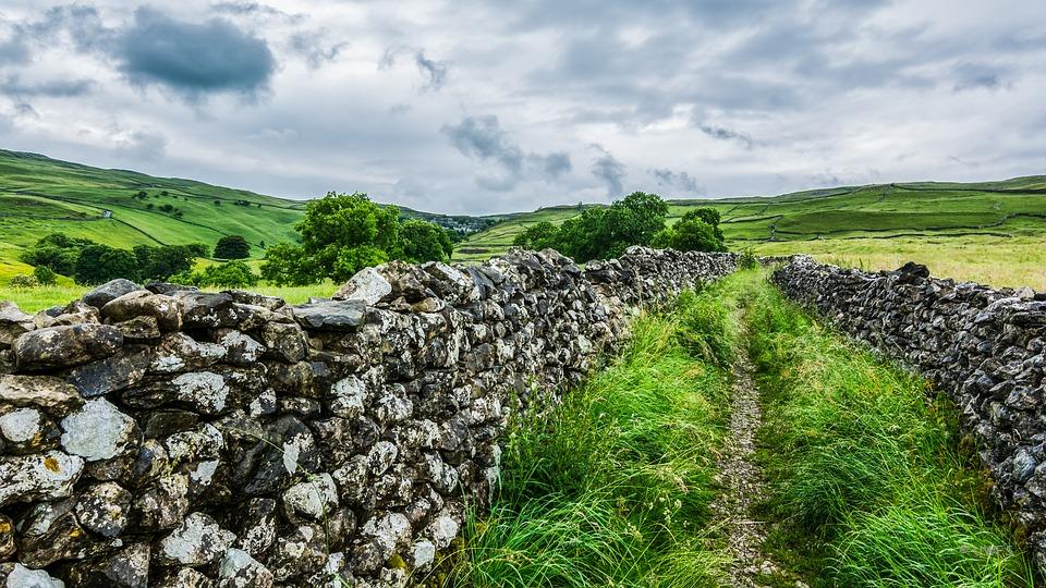 orkshire Dales Malham Cove Nature Dry Stone Wall